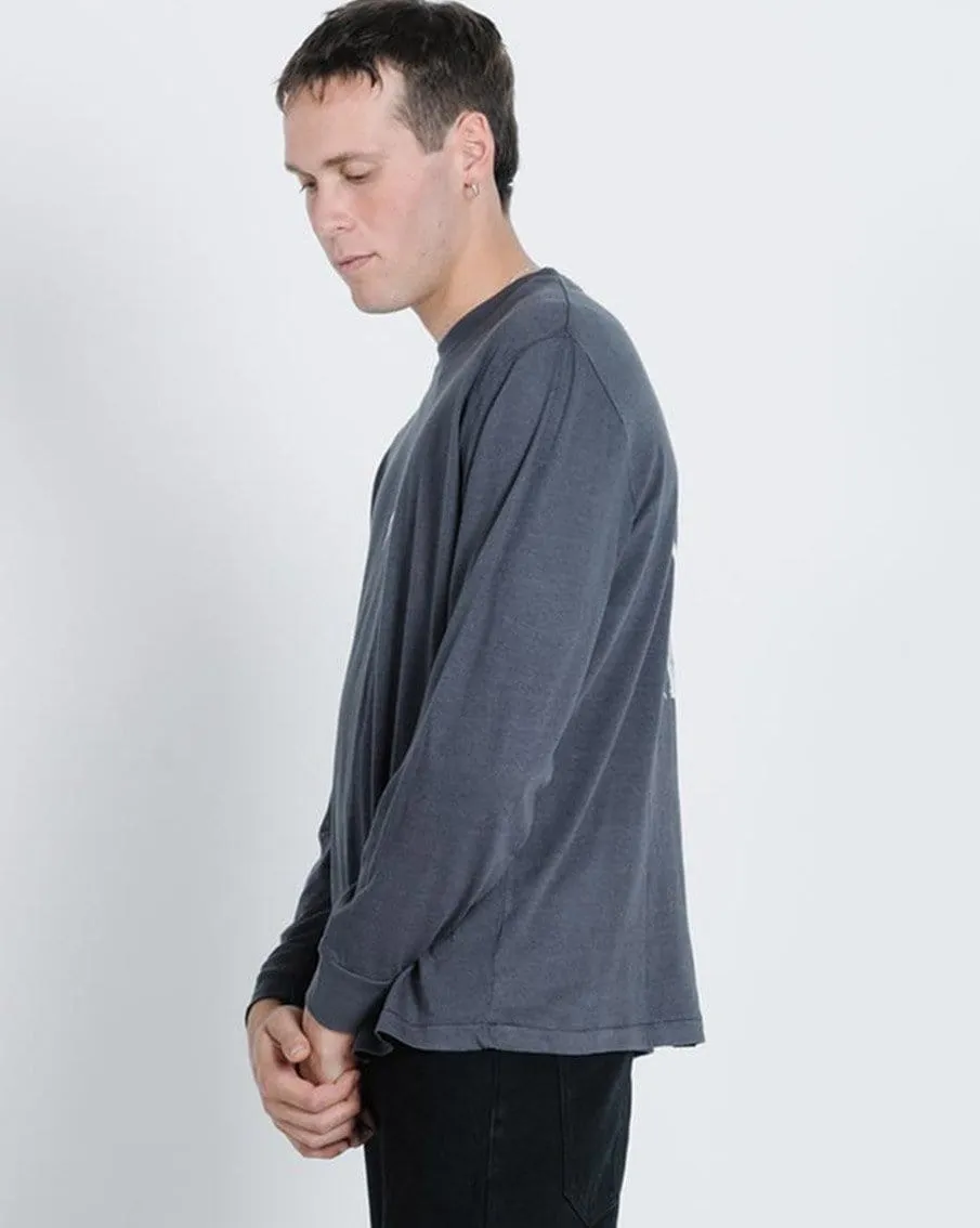 King Paradise Merch Fit Long Sleeve Tee