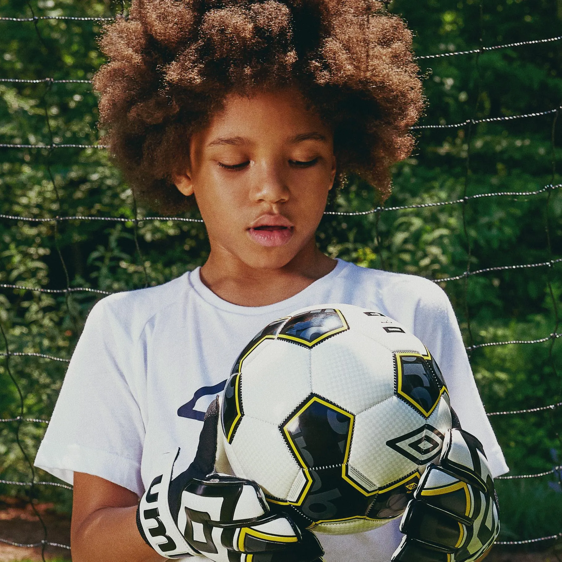 Umbro Pivot Soccer Ball for Training, Recreation, Practice, High Performance, Classic with Sizes 4,5 for Different Ages